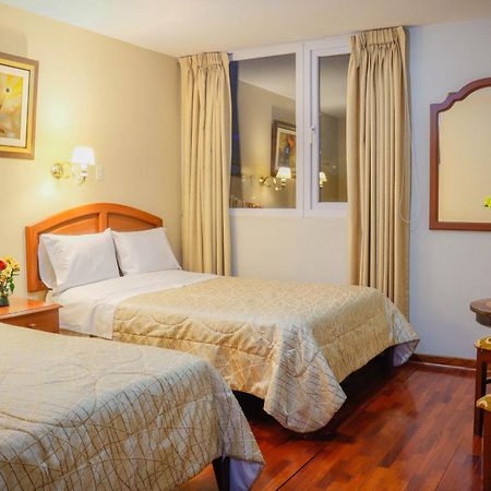 Hotel Manhattan Inn Airport Лима Екстериор снимка