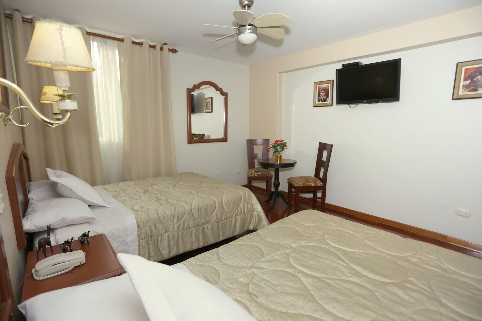 Hotel Manhattan Inn Airport Лима Екстериор снимка