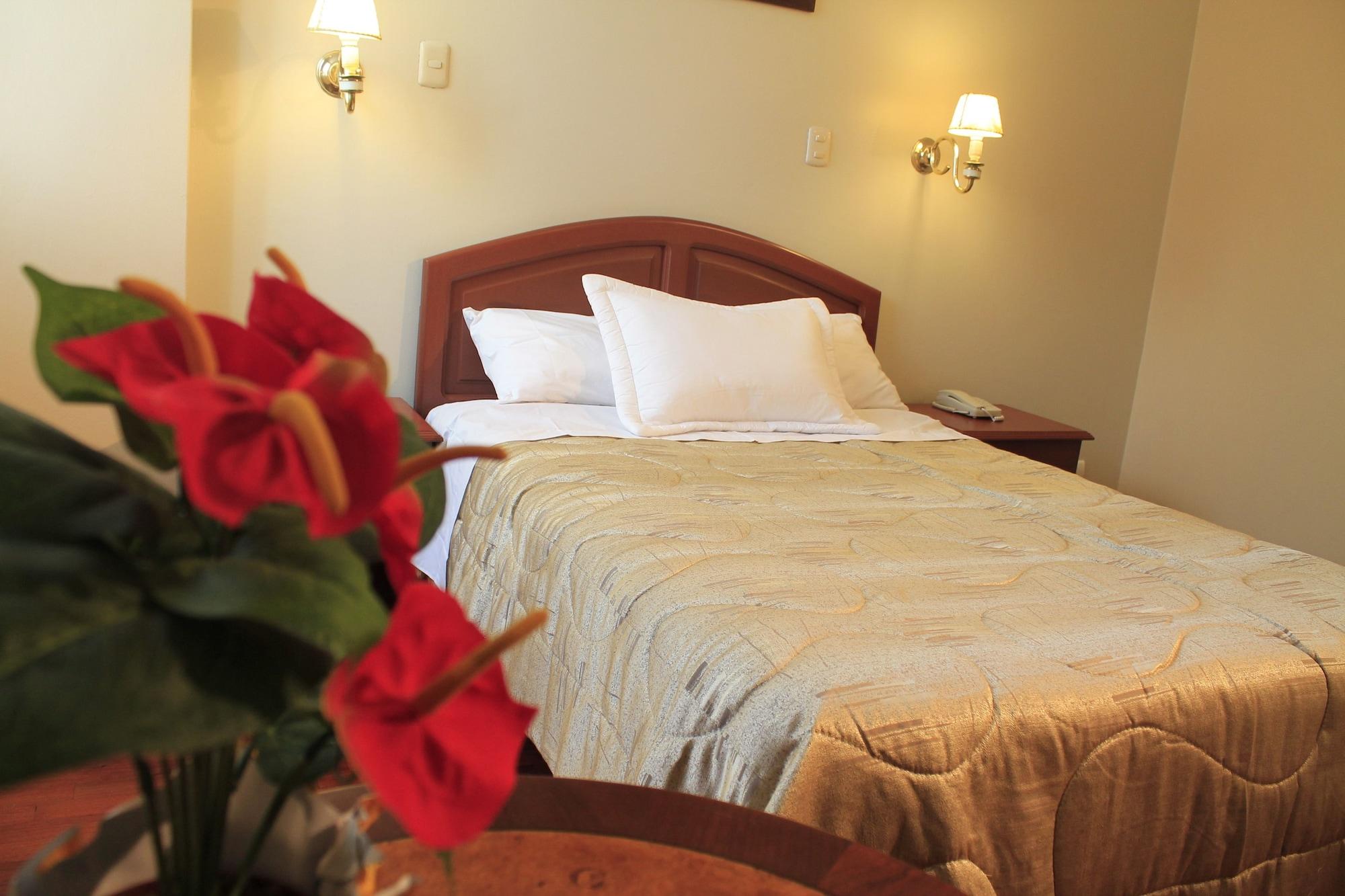Hotel Manhattan Inn Airport Лима Екстериор снимка