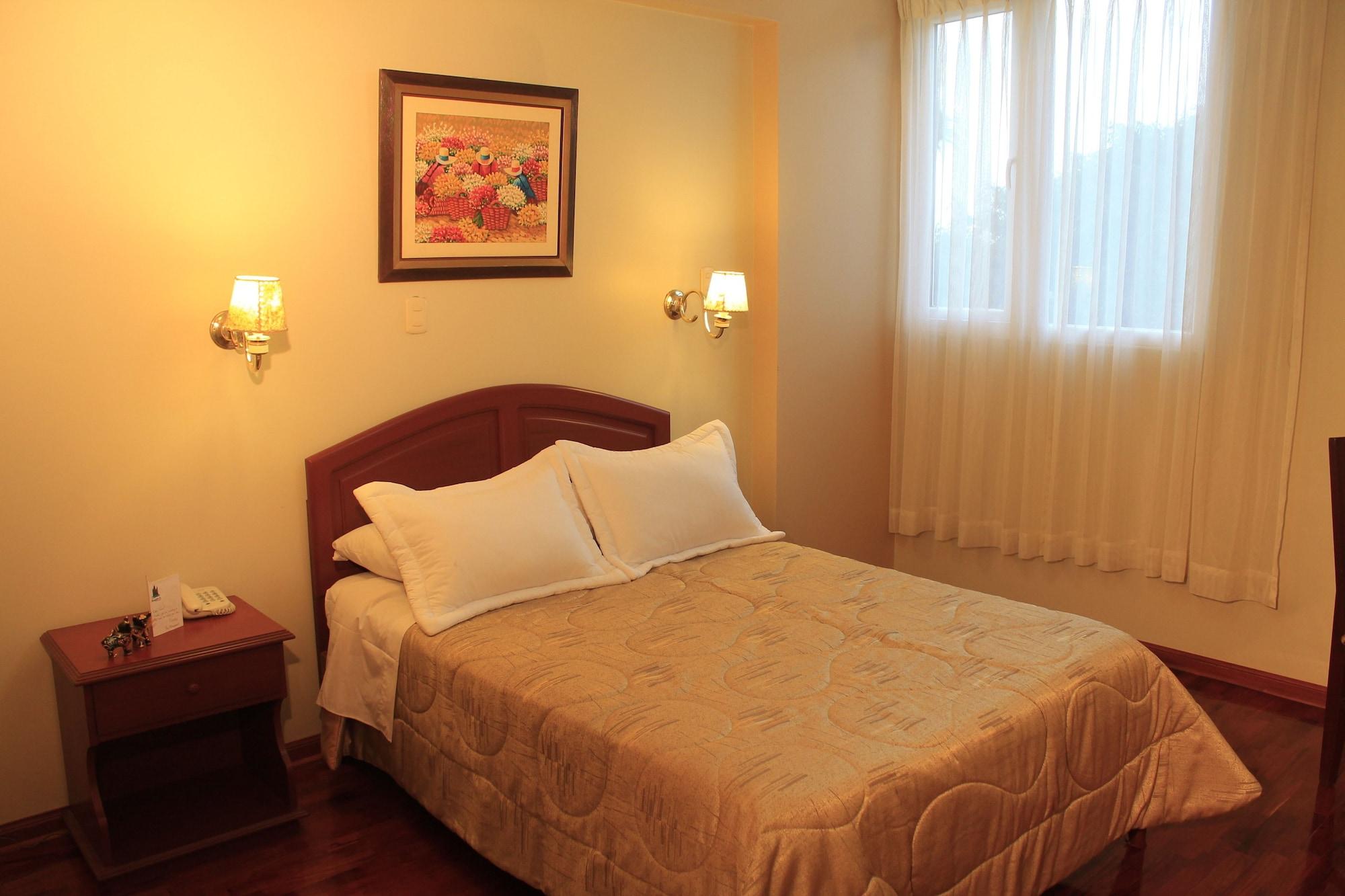 Hotel Manhattan Inn Airport Лима Екстериор снимка