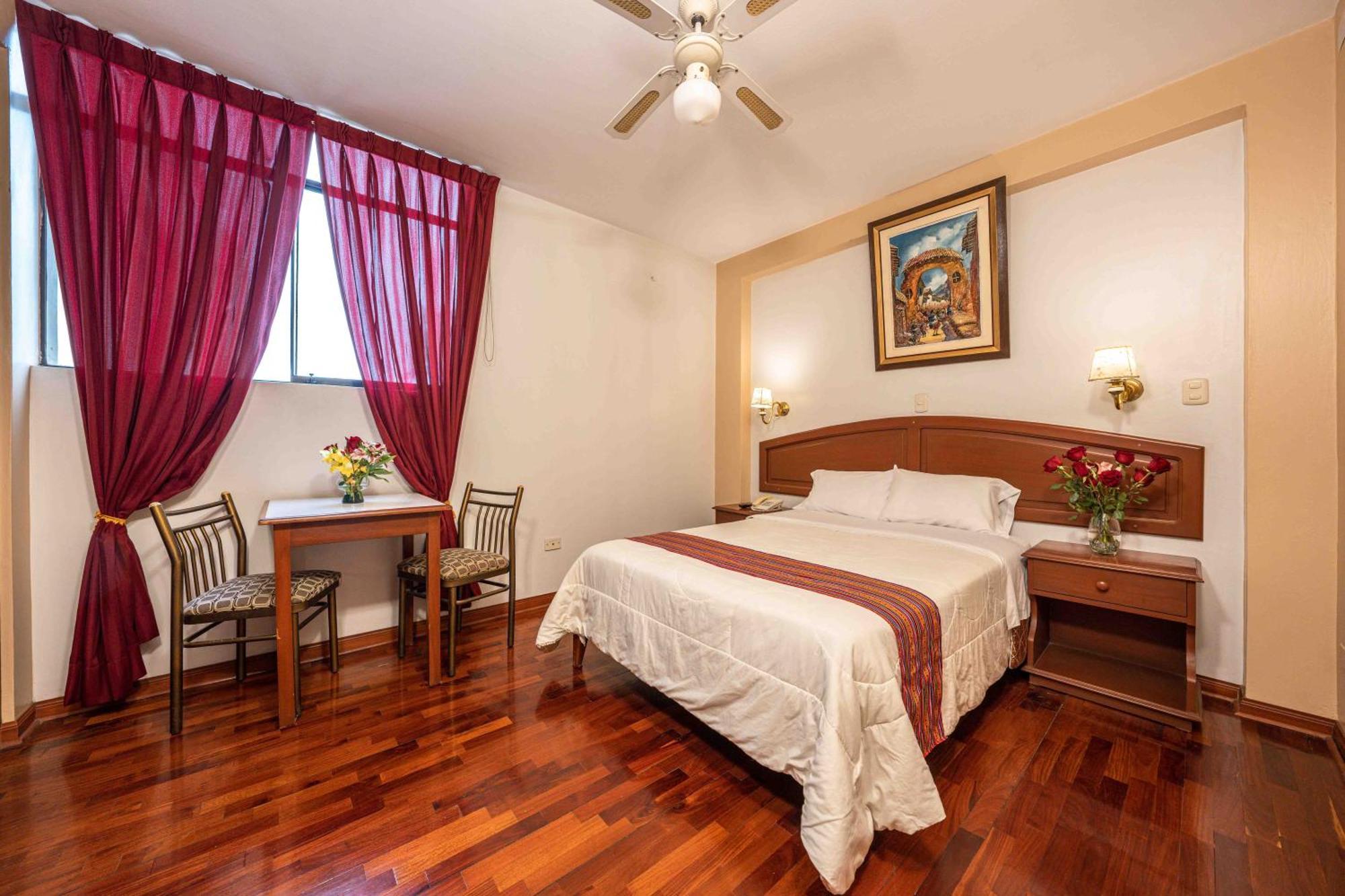 Hotel Manhattan Inn Airport Лима Екстериор снимка