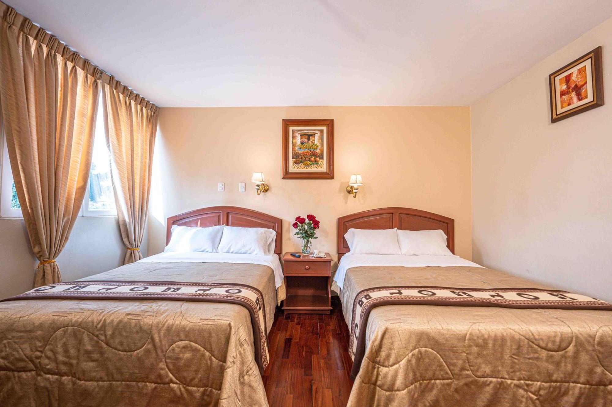 Hotel Manhattan Inn Airport Лима Екстериор снимка