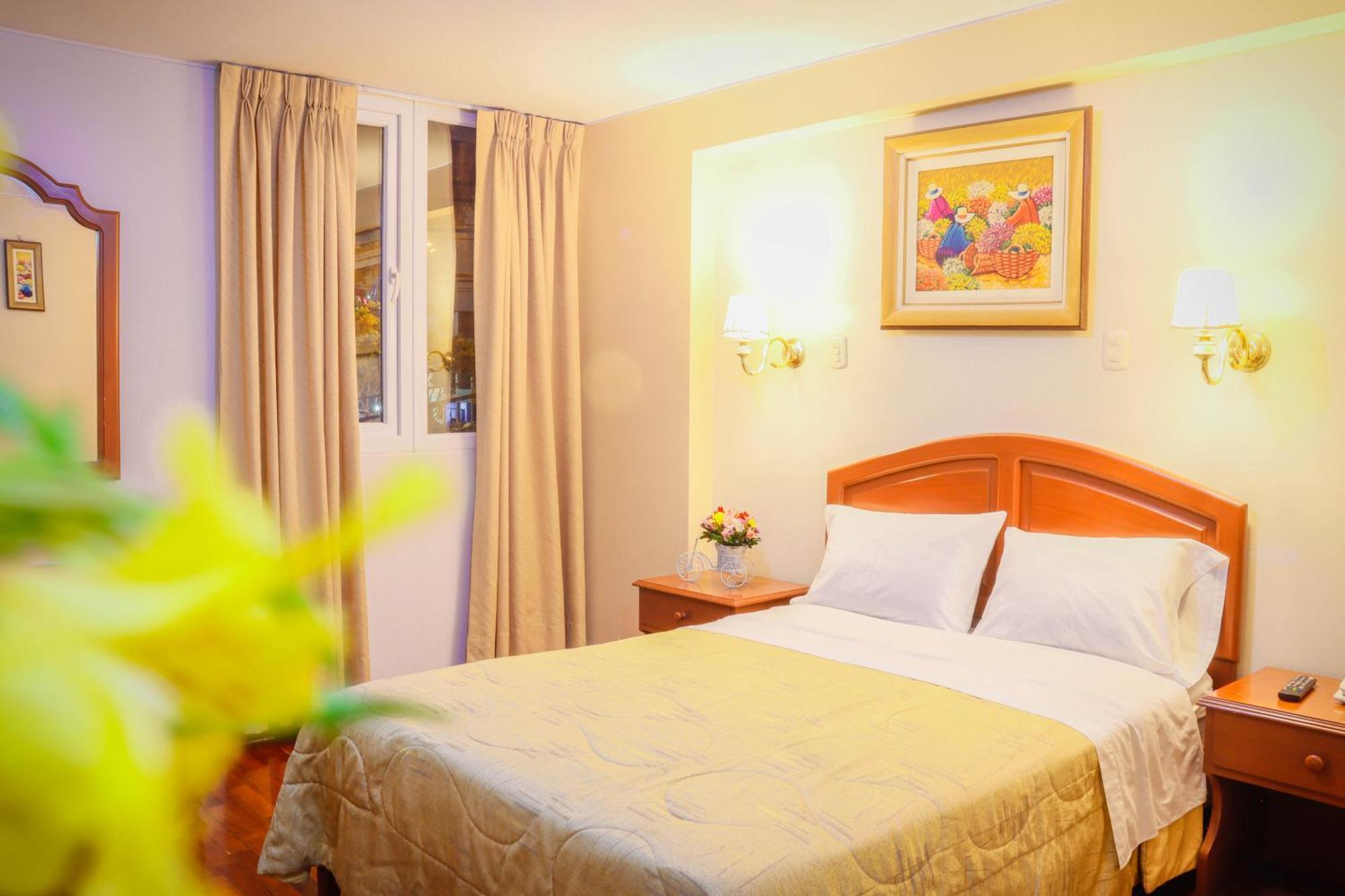 Hotel Manhattan Inn Airport Лима Екстериор снимка